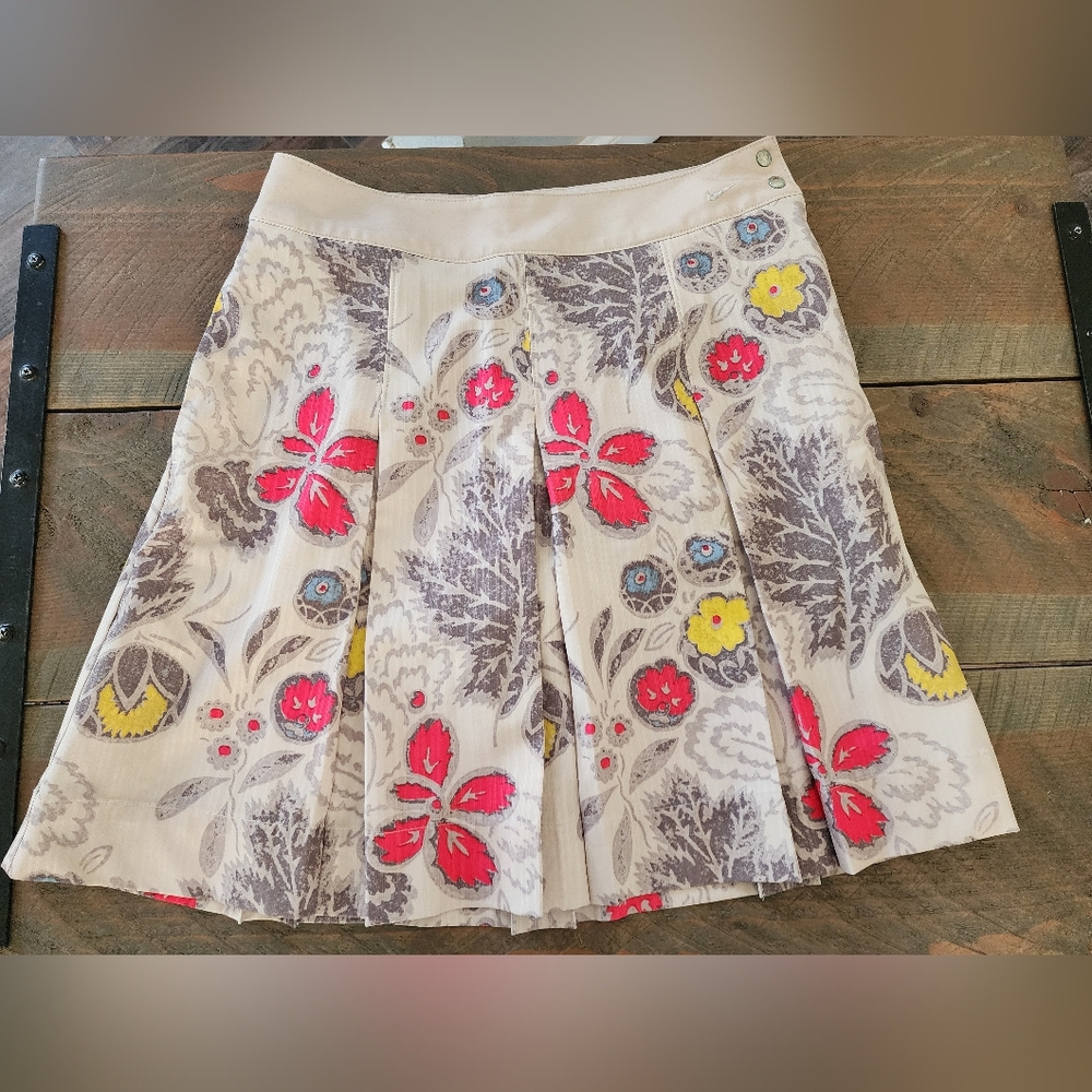 Size 4 Nike golf khaki floral skort